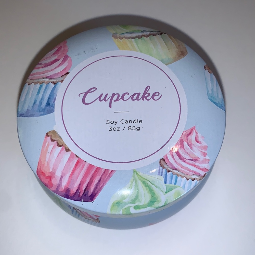 🧁 Cupcake Soy Candle w Decorative Tin Fresh Picked